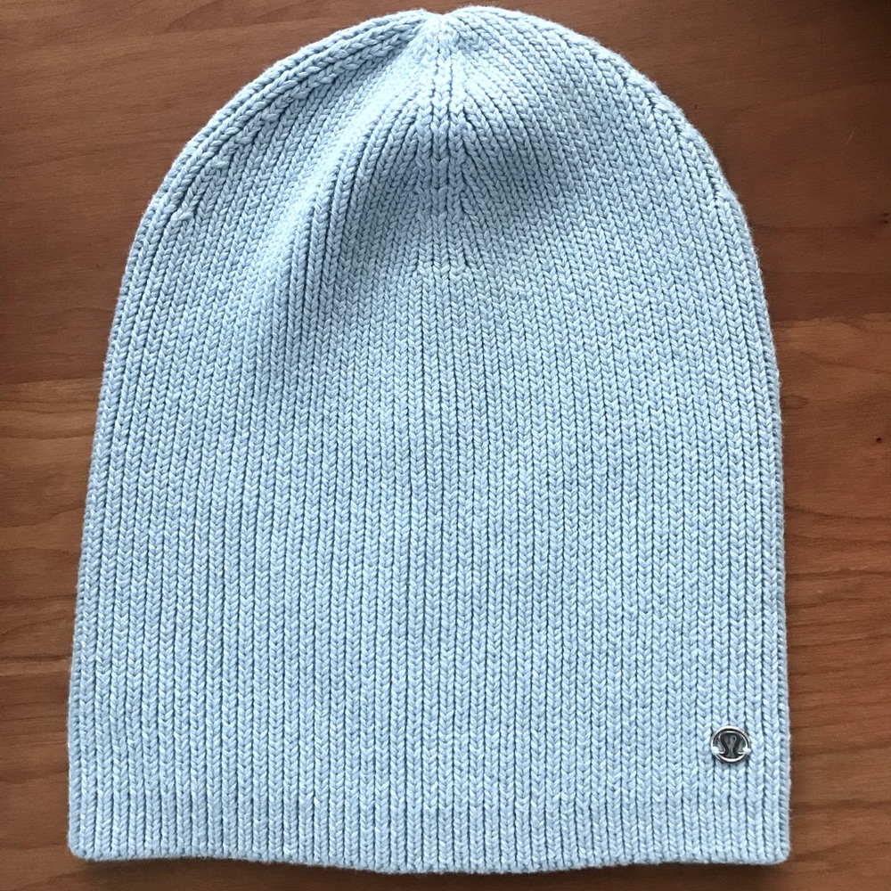 Lululemon Slouch Beanie O/S Powder Blue NWOT